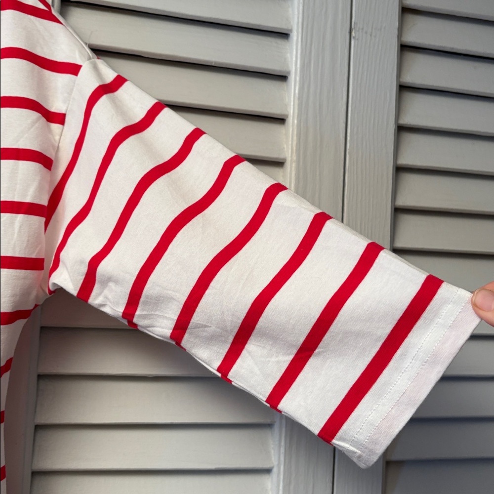 NWT LILYCOCO red and white tee. 95% Cotton and 5% Elastane. Sz S but can fit M. - Picture 6 of 7